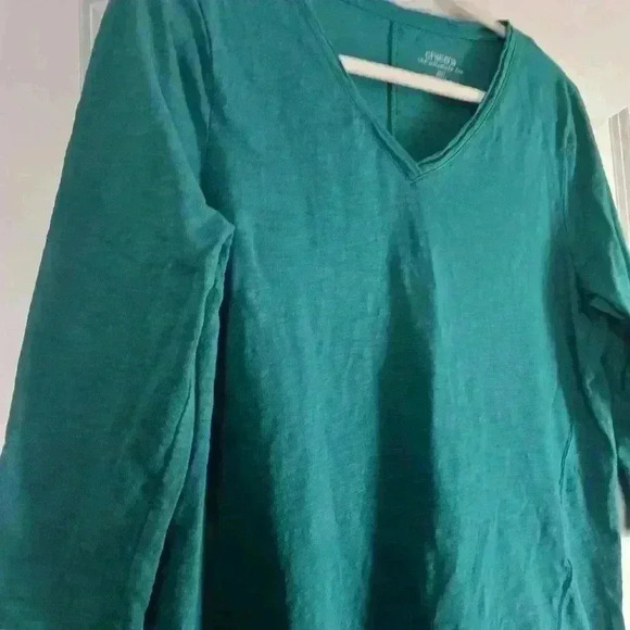 Chicos teal blouse. Ultimate Tee. V neck. Cotton - Picture 3 of 9